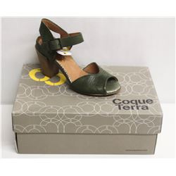 COQUE TERRA  SZ 6 CRUST GREEN MID HEEL SANDALS
