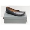 Image 1 : YUKO IMANISHI SZ 9 BLUE FLAT HEEL