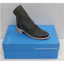 JOHN FLUEVOG SZ 8 GREY FOSTER BOOTS