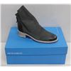 Image 1 : JOHN FLUEVOG SZ 9 GREY FOSTER BOOTS