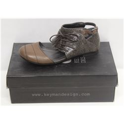 KEYMAN DESIGN SZ 5 BROWN VICKI FLATS