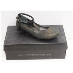 KEYMAN DESIGN SZ 6 RUSTY BLACK FLATS