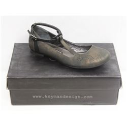 KEYMAN DESIGN SZ 9.5 RUSTY BLACK FLATS