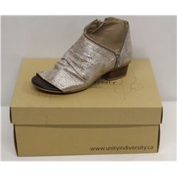 UNITY IN DIVERSITY SZ 9 SLIVER SAGE LOW HEEL