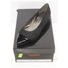 Image 1 : LAURA FERRI SZ 6 BLACK POINTED TOE FLATS