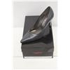 Image 1 : LAURA FERRI SZ 8 GREY PUMPS