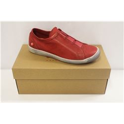SOFTINOS SZ 9 WASHED RED SLIP ONS SNEAKERS