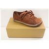 Image 1 : SOFTINOS SZ 6.5 ISLA WASHED BRICK LOW TOP SNEAKERS