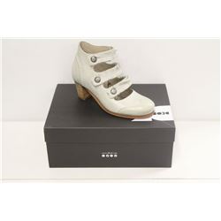 DKODE SZ 6.5 TAUPE VIVI MID HEEL ANKLE BOOTS