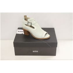 DKODE SZ 8.5 OFF WHITE BELGIN MID HEEL SANDALS