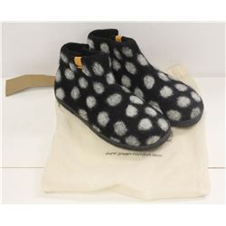 GREEN COMFORT SZ 10 BLACK & WHITE BOOTIE