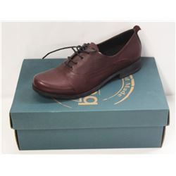 BUENO SZ 6.5 MERLOT INDIGO PERF SHOE