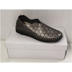 ILSA JACOBSEN SZ 7.5 COPPER TULIP LOAFERS