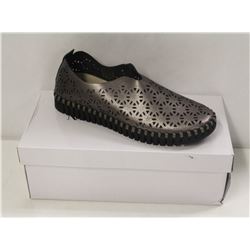 ILSA JACOBSEN SZ 7.5 COPPER TULIP LOAFERS