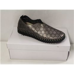 ILSA JACOBSEN SZ 8.5 COPPER TULIP LOAFERS