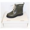 Image 1 : ILSA JACOBSEN SZ 9.5 ARMY GREEN RUBBER ANKLE BOOTS
