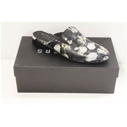 ATELIERS SZ 8.5 WHITE FLORAL FLATS