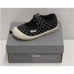 PALLADIUM SZ 6 POLKA-DOT FLEX MJ SHOES