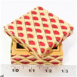 HAND MADE STONE LIDDED RED SCALE DESIGN TRINKET