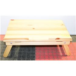 PINE FOLD-OPEN TABLE TOP EASEL