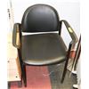 Image 1 : BLACK OFFICE CHAIR.