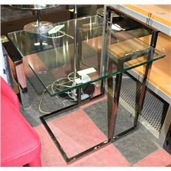 20.5"X21.5"X25" GLASS & METAL BASE END TABLE