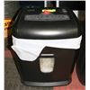 Image 1 : STAPLES PAPER SHREDDER