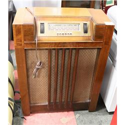 ANTIQUE 1930S PHILCO RADIO WORKS - NEEDS A TUBE