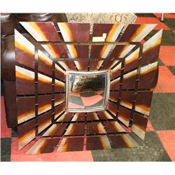 MIRRORED HOME DECOR.