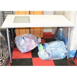 DRAFTING TABLE WITH GLASS PANEL PROJECTION