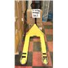 Image 1 : YELLOW PALLET JACK 5500LBS 7 DAY WARRANTY