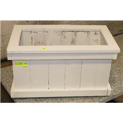 WHITE PINE PLANTER