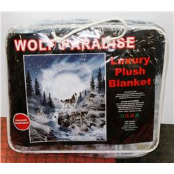 NEW! "WOLF PARADISE" LUXURY PLUSH BLANKET (QUEEN)