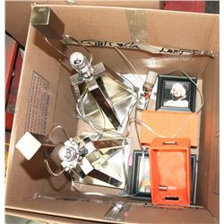 BOX WITH SHOWHOME LAMPS AND DECOR