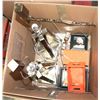 Image 1 : BOX WITH SHOWHOME LAMPS AND DECOR