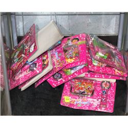 LARGE LOT OF CHILDRENS WATCH AND CHANGE PURSES