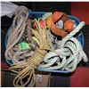 Image 1 : TOTE OF ROPES AND STRAPS