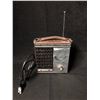 Image 1 : Strauss Solid State Transistor Radio