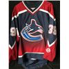 Image 3 : CAN CLOUTIER SIGNED VANCOUVER CANUCKS HOCKEY JERSEY