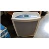 Image 1 : WHITE HUMIDIFIER - WORKING