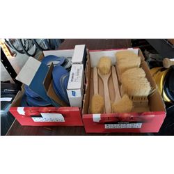 BOX OF SANDING PADS AND BRUSHES