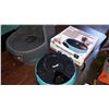 Image 2 : TIMED PET FEEDER, KITTING POTTY, AND FOOD DISH