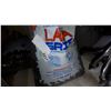 Image 3 : TWO 35LB BAG OF LAVA GRIP