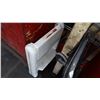 Image 2 : RUBBERMAID STEP STOOL
