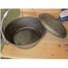 Image 2 : 10 1/2" CAST IRON POT