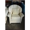 Image 2 : WHITE COVENTRY 3 SEATER COUCH AND ARM CHAIR