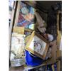 Image 2 : TRAYS OF NATIVE DECORATIVE ITEMS