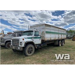 1987 IHC S1900 T/A GRAIN TRUCK