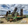 Image 4 : JOHN DEERE 335 28 FT. TANDEM DISC