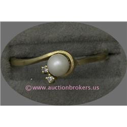 10 K YELLOW GOLD LADIES GEMSTONE RING SET WITH A CULTURED PEARL 4.5 MM AND A CUBIC ZIRCONIA ACCENT S